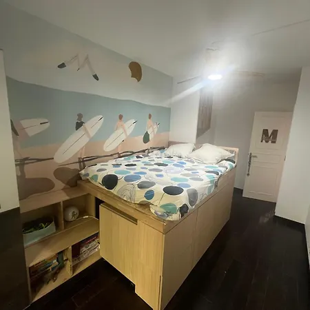 Centre Vue Avec Piscine Pour Famille, Couple D'amis Pas De Groupes De Jeunes Autorises * Nice